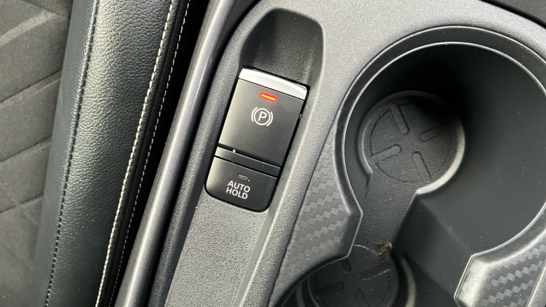 Nissan Juke 1.0 DiG-T 114 Tekna 5dr Petrol Hatchback